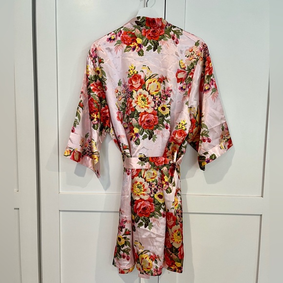 4 for $20 🦋 NWOT Miss to Mrs Floral Bridal Robe - Picture 5 of 6